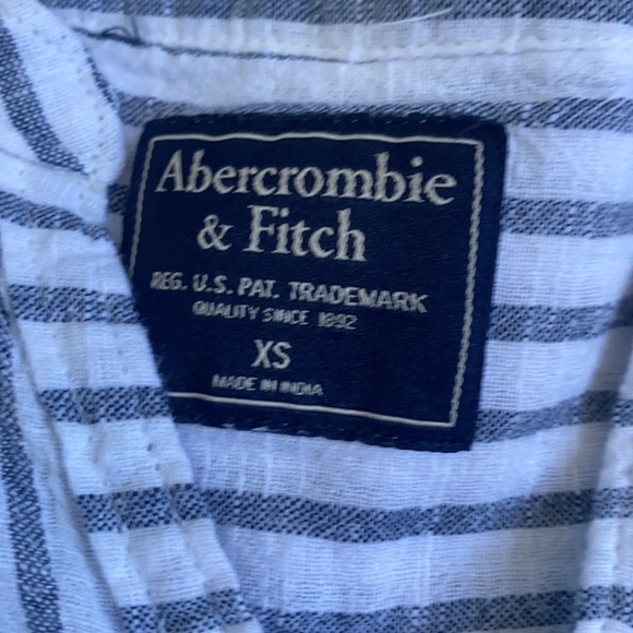 blue and white top - Picture 3 of 4